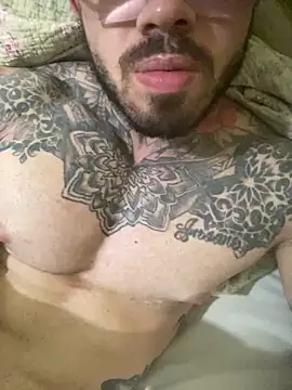 Snapshot of kadengue chatting on April 2026 01:12:02 AM kadengue online show from April 2026 01:12:02 AM