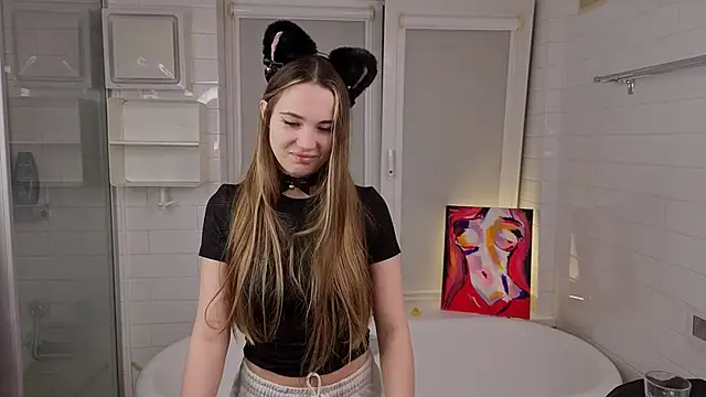 LeenaPuita online show from February 2026 05:06:02 PM