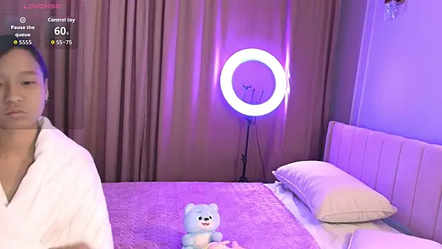 Snapshot of lihnpham chatting on November 2025 01:33:01 AM lihnpham online show from November 2025 01:33:01 AM