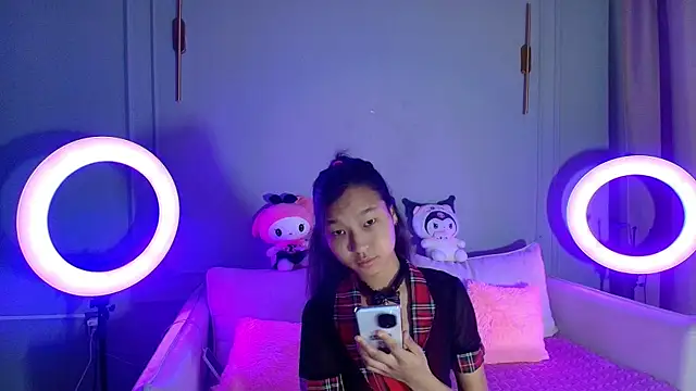 lihnpham online show from December 2025 03:12:03 AM