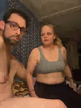 Snapshot of biggdaddyandqueenn chatting on November 2025 11:40:01 PM biggdaddyandqueenn online show from November 2025 11:40:01 PM