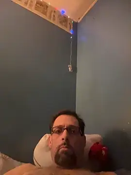 Snapshot of biggdaddyandqueenn chatting on December 2025 08:08:02 AM biggdaddyandqueenn online show from December 2025 08:08:02 AM