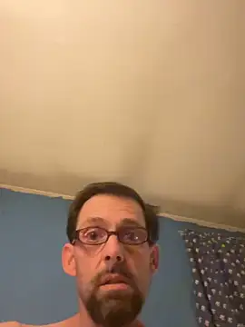 Snapshot of biggdaddyandqueenn chatting on December 2025 10:52:01 PM biggdaddyandqueenn online show from December 2025 10:52:01 PM