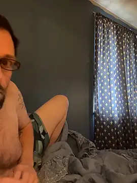 Snapshot of biggdaddyandqueenn chatting on December 2025 05:10:02 PM biggdaddyandqueenn online show from December 2025 05:10:02 PM