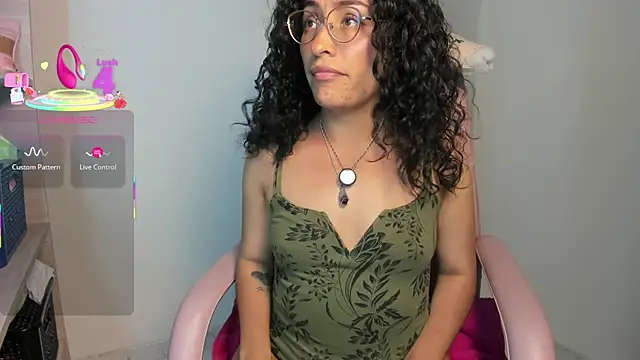 Snapshot of misslya00 chatting on December 2025 08:05:01 PM misslya00 online show from December 2025 08:05:01 PM