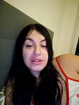 Julianneloreen online show from November 2025 05:02:01 PM