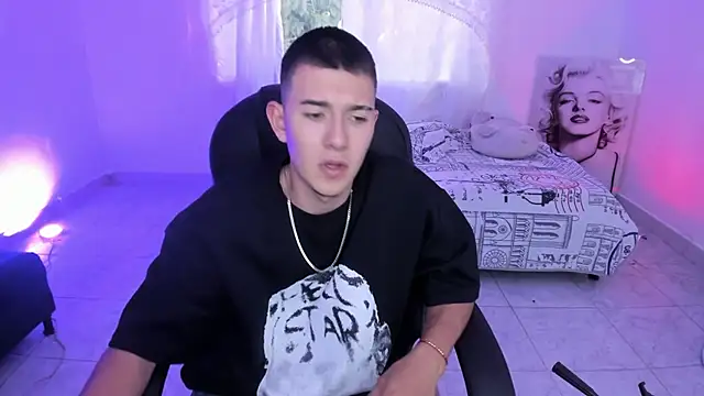 Snapshot of Aleck_Boy chatting on December 2025 07:53:02 PM Aleck Boy online show from December 2025 07:53:02 PM