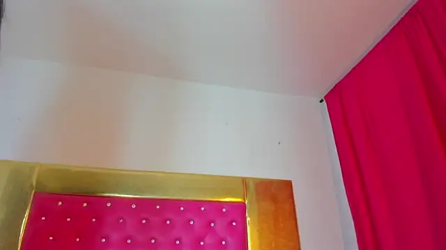 Snapshot of Megan-red-flame chatting on December 2025 07:30:02 PM Megan-red-flame online show from December 2025 07:30:02 PM