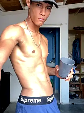 Snapshot of meliodas_23cm chatting on December 2025 02:21:01 PM meliodas 23cm online show from December 2025 02:21:01 PM