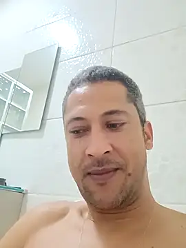 Snapshot of Arrombador20 chatting on April 2026 04:57:01 AM Arrombador20 online show from April 2026 04:57:01 AM