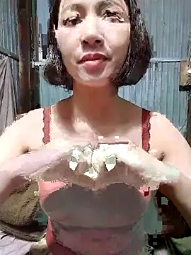 Snapshot of Niramiu chatting on November 2025 04:44:02 AM Niramiu online show from November 2025 04:44:02 AM