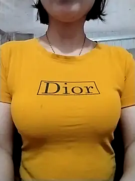 Snapshot of Niramiu chatting on November 2025 01:44:01 AM Niramiu online show from November 2025 01:44:01 AM