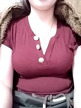 Snapshot of Niramiu chatting on November 2025 02:22:02 AM Niramiu online show from November 2025 02:22:02 AM