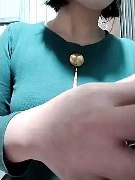 Snapshot of Niramiu chatting on December 2025 01:35:01 AM Niramiu online show from December 2025 01:35:01 AM