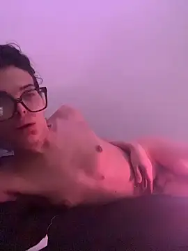 Snapshot of zowi101 chatting on December 2025 04:28:02 AM zowi101 online show from December 2025 04:28:02 AM