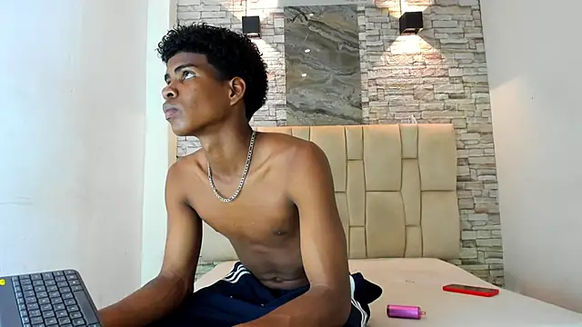 Snapshot of XAVI_LEE chatting on November 2025 08:19:02 PM XAVI LEE online show from November 2025 08:19:02 PM