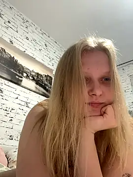 hotgoodgirll online show from December 2025 04:14:02 PM