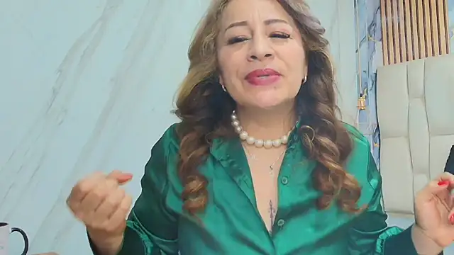 Snapshot of BeatrizSchmidt chatting on November 2025 11:32:01 AM BeatrizSchmidt online show from November 2025 11:32:01 AM