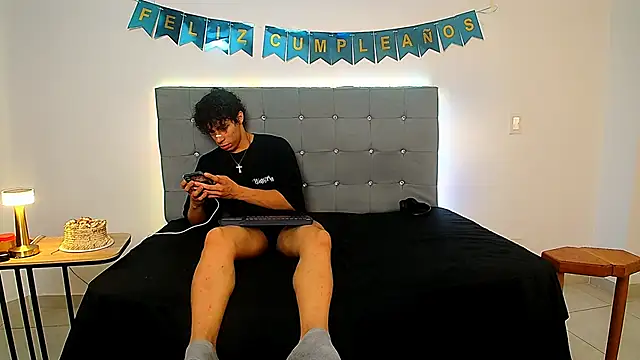 Snapshot of chris_evans27 chatting on November 2025 03:20:02 AM chris evans27 online show from November 2025 03:20:02 AM