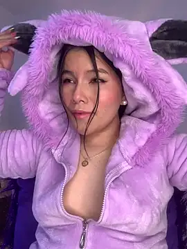 violettabond online show from May 2026 12:45:02 PM