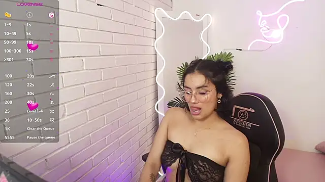 PEACHY TAY online show from December 2025 11:59:01 AM