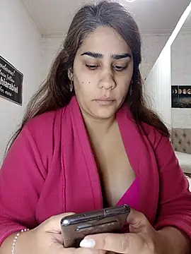 nahiarabiel33 online show from May 2026 06:13:02 PM