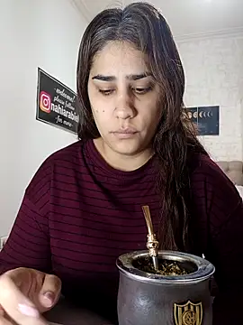 nahiarabiel33 online show from May 2026 04:47:02 PM