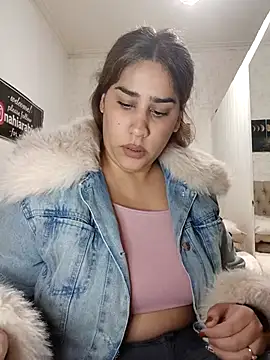 nahiarabiel33 online show from May 2026 04:04:01 PM
