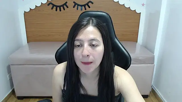 scarlett percy t online show from November 2025 07:46:02 PM