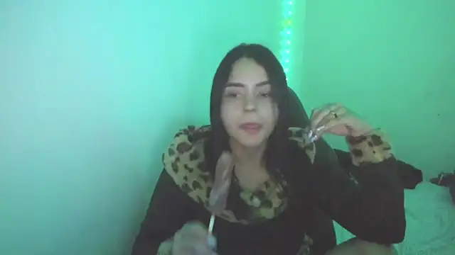 Snapshot of ScarlettG2004 chatting on January 2026 12:01:02 AM ScarlettG2004 online show from January 2026 12:01:02 AM