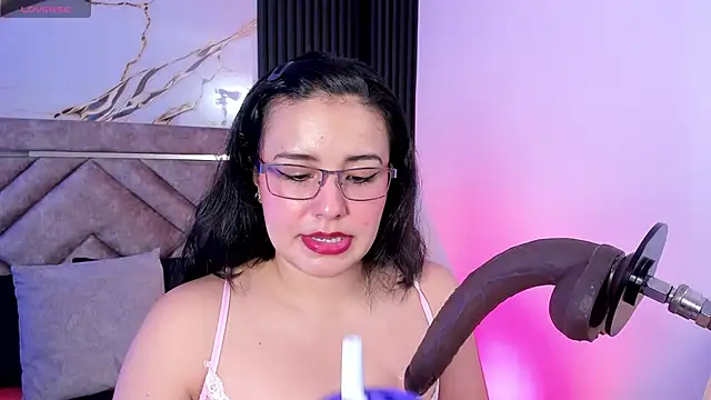 Lalalemoonds online show from April 2026 12:07:01 PM