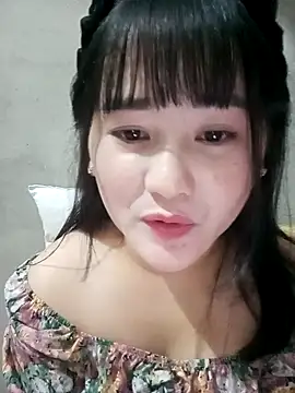 Snapshot of Anngela_18 chatting on November 2025 02:00:02 AM Anngela 18 online show from November 2025 02:00:02 AM