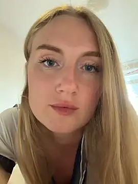 Snapshot of olliebells chatting on May 2026 01:30:01 PM olliebells online show from May 2026 01:30:01 PM