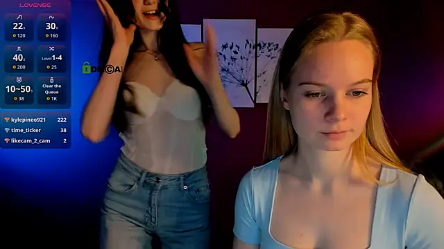 Snapshot of mia_starrr_ chatting on December 2025 10:02:01 AM mia starrr online show from December 2025 10:02:01 AM