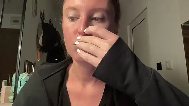 Ameli8 online show from November 2025 05:01:02 PM