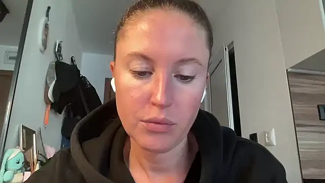 Ameli8 online show from November 2025 02:06:02 PM