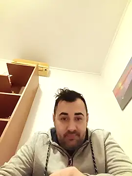 Marco9321 online show from December 2025 08:38:02 PM