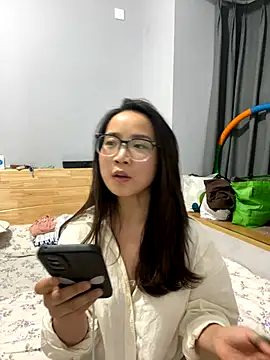 Hmm 0303 online show from December 2025 02:57:02 PM