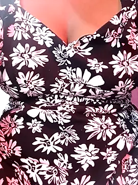 Snapshot of Rihasna chatting on November 2025 12:28:01 PM Rihasna online show from November 2025 12:28:01 PM