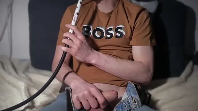 Snapshot of Velian_Hard chatting on November 2025 09:03:02 PM Velian Hard online show from November 2025 09:03:02 PM