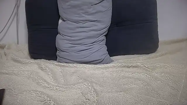 Snapshot of Velian_Hard chatting on November 2025 06:33:01 AM Velian Hard online show from November 2025 06:33:01 AM