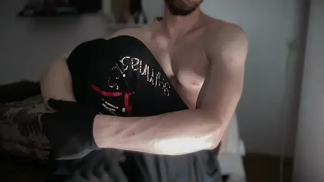 Snapshot of Velian_Hard chatting on November 2025 06:35:02 AM Velian Hard online show from November 2025 06:35:02 AM