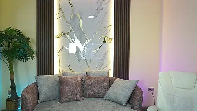 TessaaFox online show from December 2025 11:48:01 AM