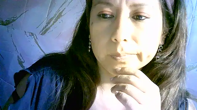 Zulreyna online show from June 2026 04:11:02 AM
