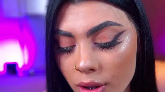 RavennaDArcy online show from January 2026 07:30:01 PM