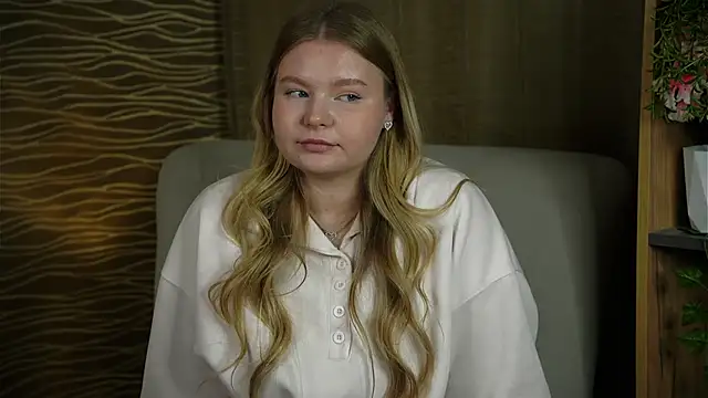 TorieDeeb online show from November 2025 06:03:02 AM