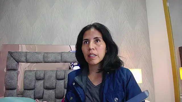 Snapshot of GiselaZivic chatting on June 2026 07:04:02 PM GiselaZivic online show from June 2026 07:04:02 PM
