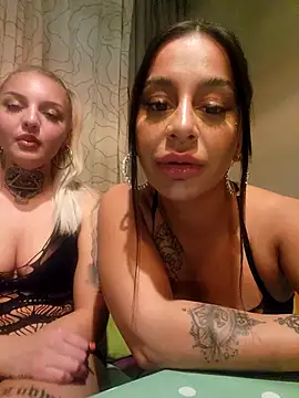 joey layla online show from November 2025 06:52:02 PM