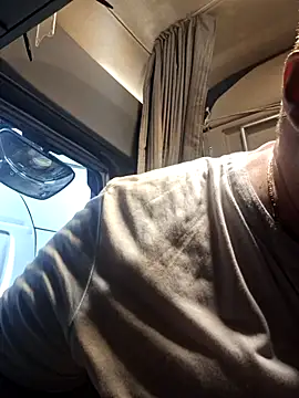 Snapshot of Grase44 chatting on November 2025 08:57:01 PM Grase44 online show from November 2025 08:57:01 PM