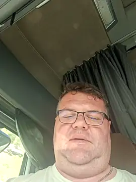 Snapshot of Grase44 chatting on November 2025 11:35:01 AM Grase44 online show from November 2025 11:35:01 AM